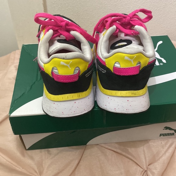 Pink and yellow Puma’s - Picture 4 of 6
